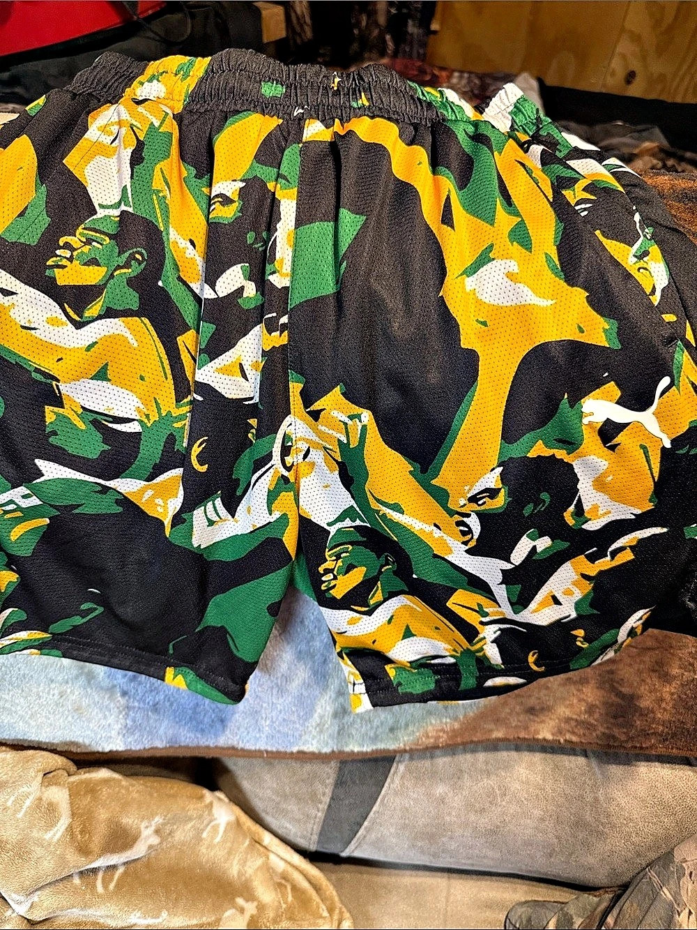 Puma Boys Printed Shorts Size Medium (8) Like New